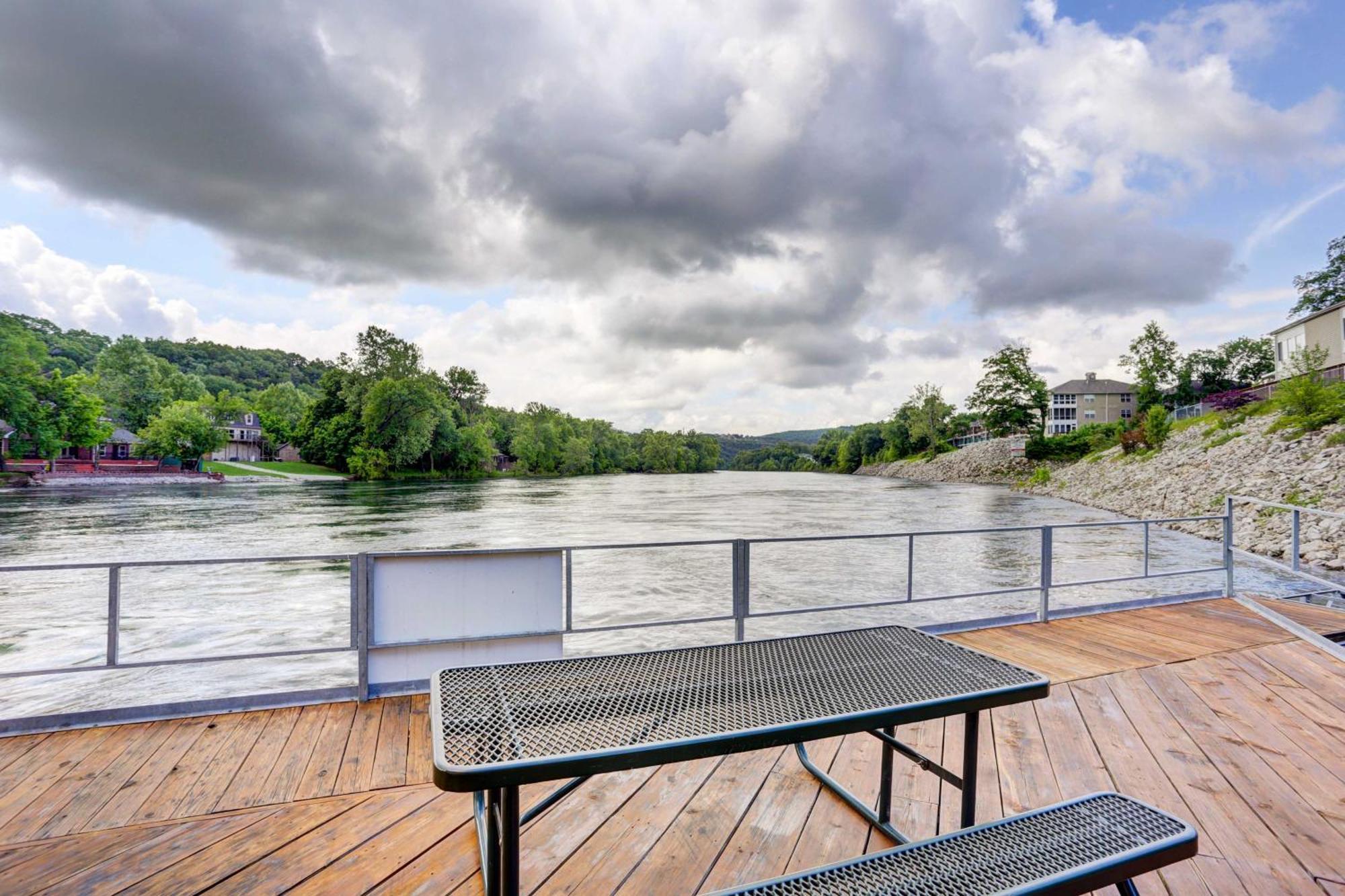 Updated Lake Taneycomo Condo With Screened Porch! Бренсън Екстериор снимка