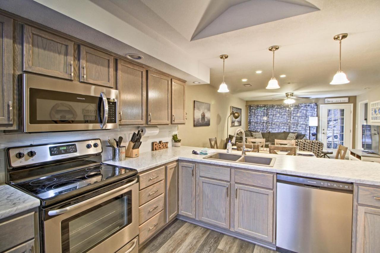 Updated Lake Taneycomo Condo With Screened Porch! Бренсън Екстериор снимка